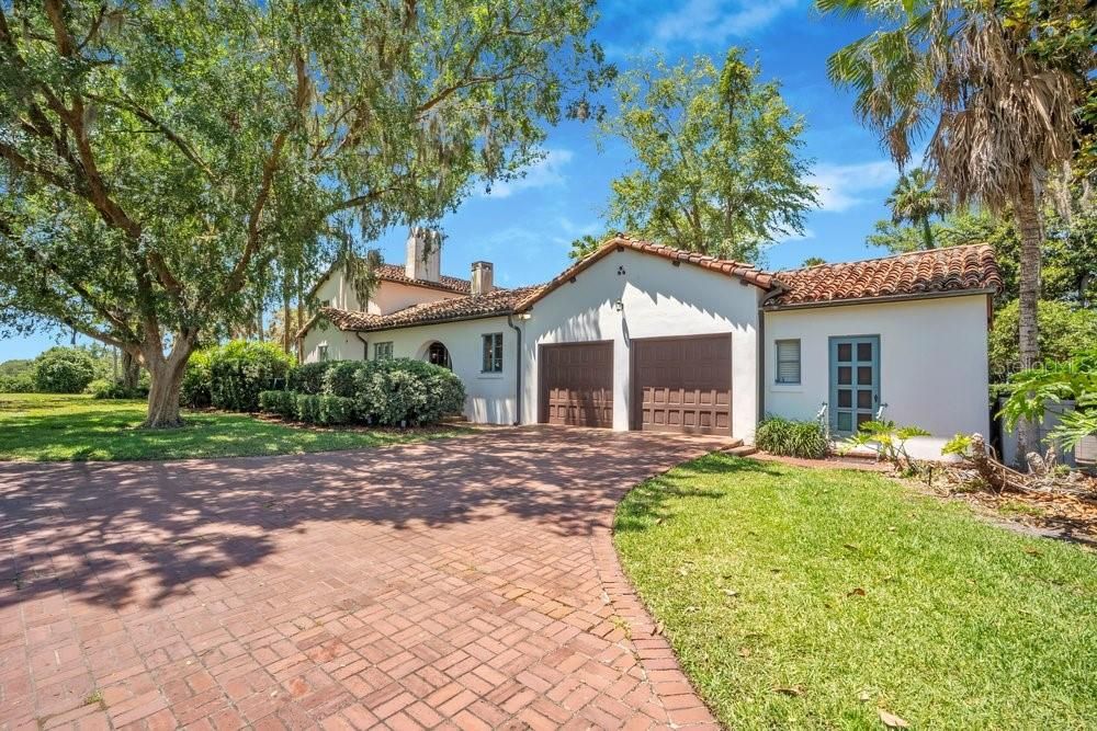For Sale: $3,999,000 (5 beds, 4 baths, 5170 Square Feet)