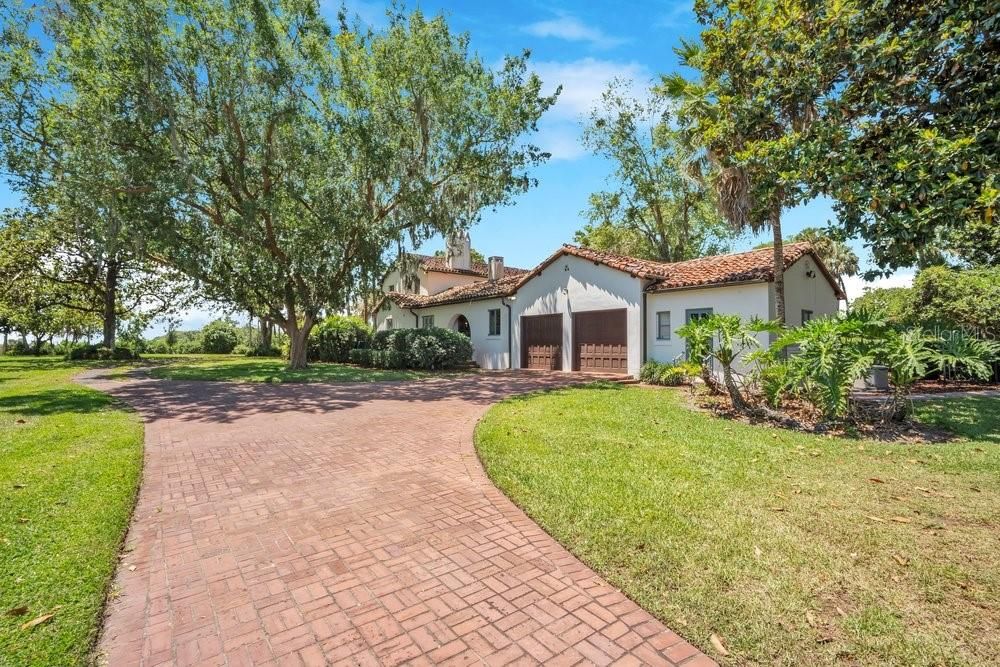 For Sale: $3,999,000 (5 beds, 4 baths, 5170 Square Feet)