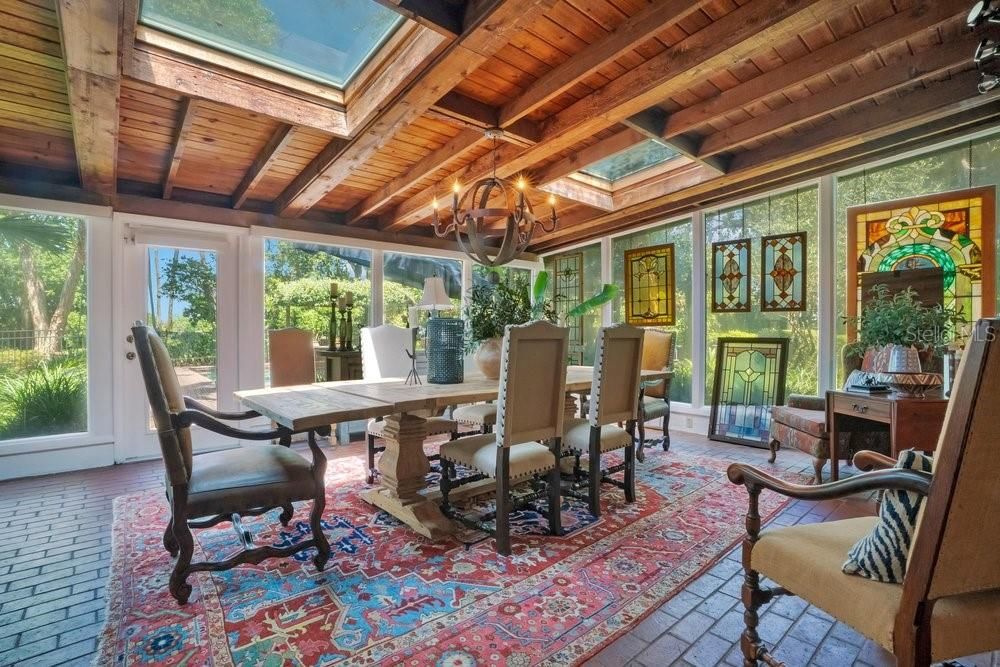 For Sale: $3,999,000 (5 beds, 4 baths, 5170 Square Feet)