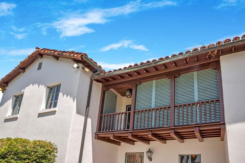 For Sale: $3,999,000 (5 beds, 4 baths, 5170 Square Feet)