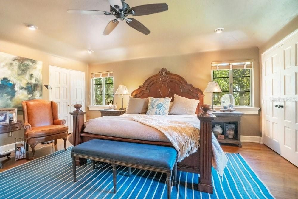 For Sale: $3,999,000 (5 beds, 4 baths, 5170 Square Feet)