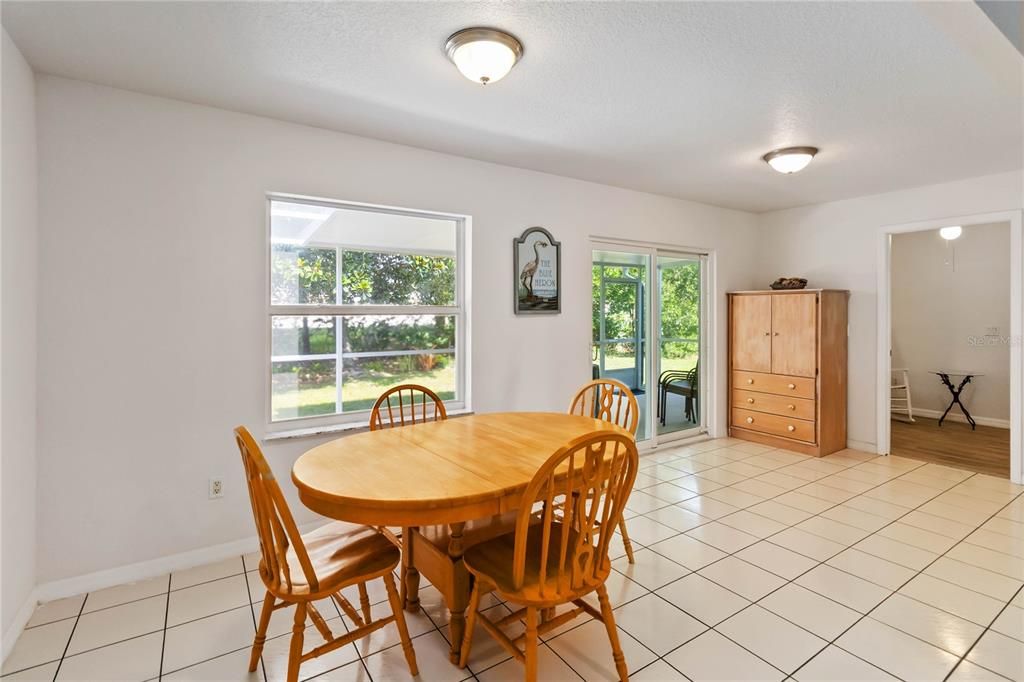 For Sale: $375,000 (3 beds, 2 baths, 1892 Square Feet)