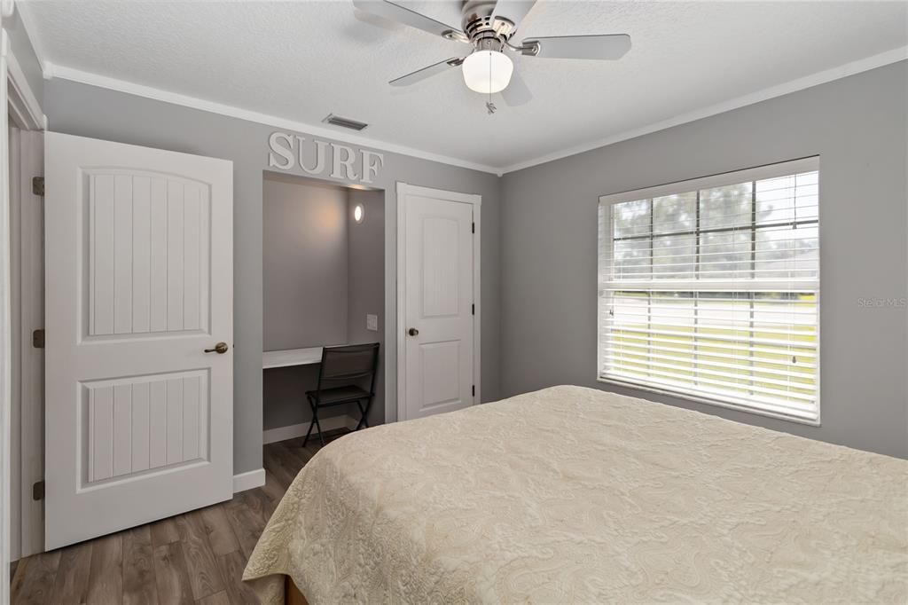 For Sale: $375,000 (3 beds, 2 baths, 1892 Square Feet)