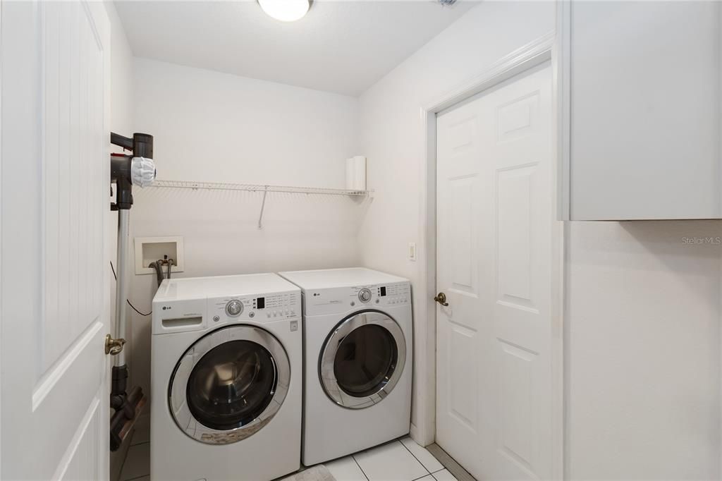 For Sale: $375,000 (3 beds, 2 baths, 1892 Square Feet)