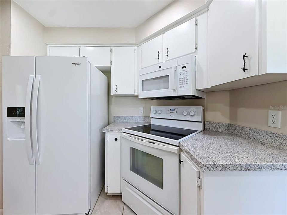 For Sale: $250,000 (2 beds, 2 baths, 1278 Square Feet)