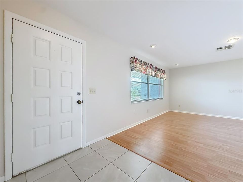 For Sale: $250,000 (2 beds, 2 baths, 1278 Square Feet)