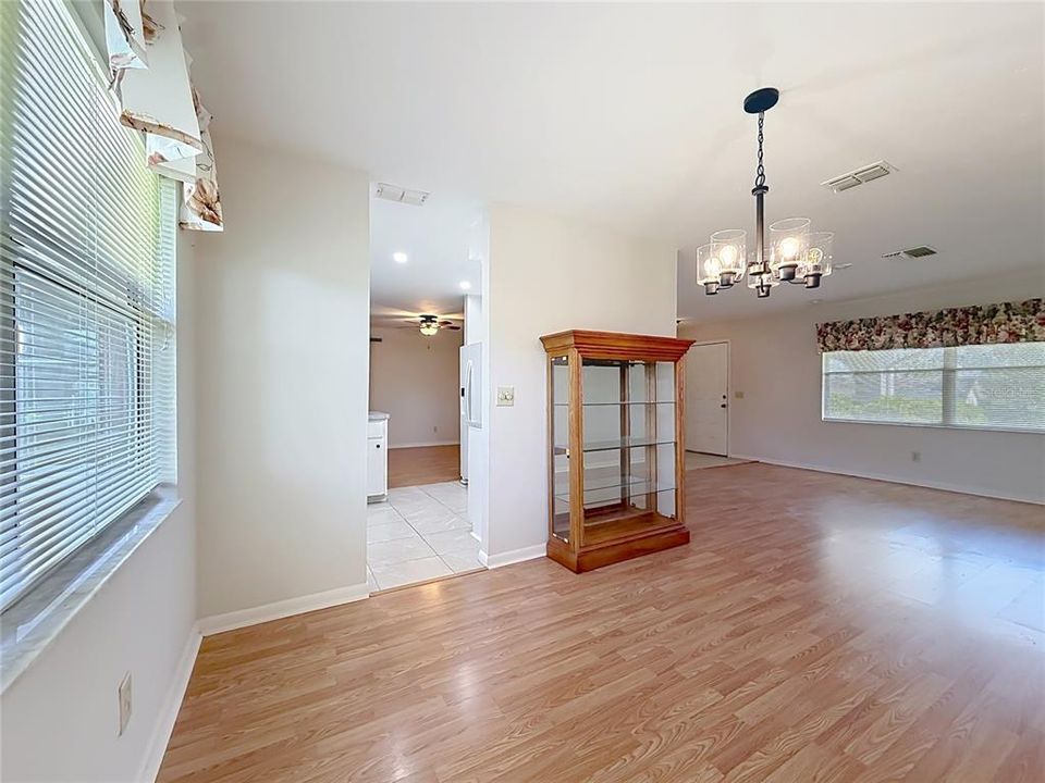 For Sale: $250,000 (2 beds, 2 baths, 1278 Square Feet)