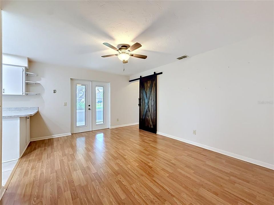 For Sale: $250,000 (2 beds, 2 baths, 1278 Square Feet)