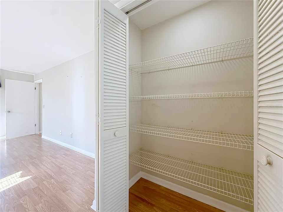 For Sale: $250,000 (2 beds, 2 baths, 1278 Square Feet)
