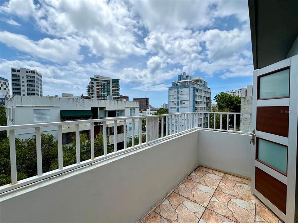 На продажу: $298,000 (2 спален, 1 ванн, 1204 Квадратных фут)
