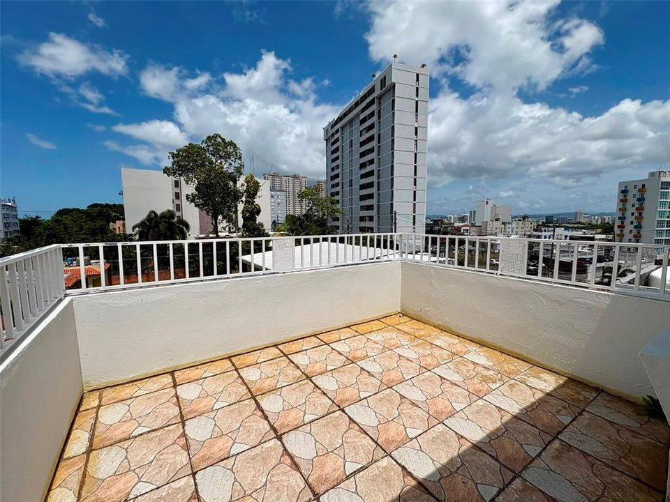 На продажу: $298,000 (2 спален, 1 ванн, 1204 Квадратных фут)