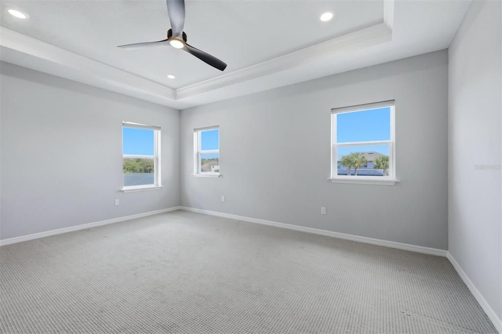 En Venta: $1,100,000 (5 camas, 4 baños, 3519 Pies cuadrados)