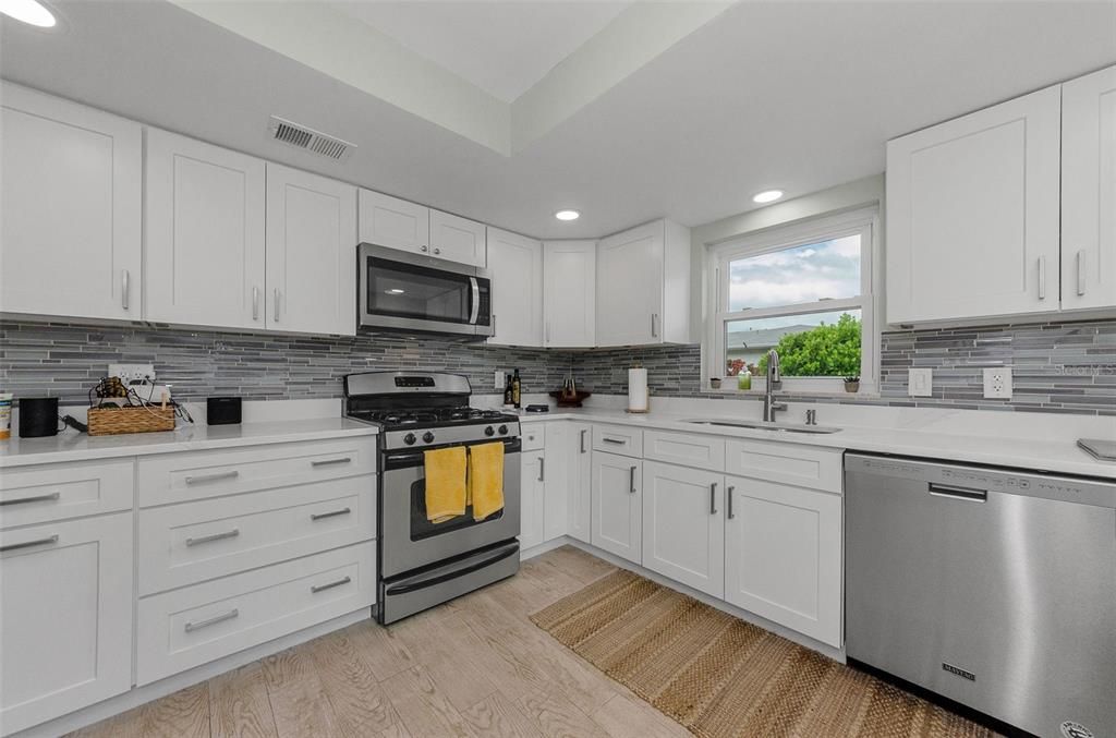 For Rent: $3,200 (2 beds, 2 baths, 1379 Square Feet)