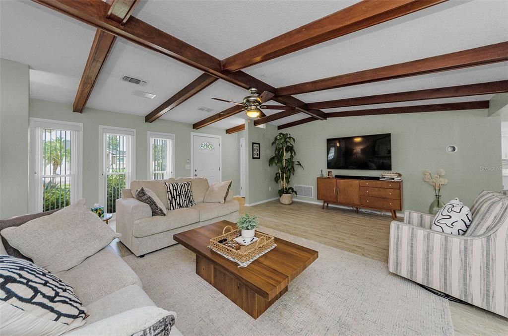 For Rent: $3,200 (2 beds, 2 baths, 1379 Square Feet)