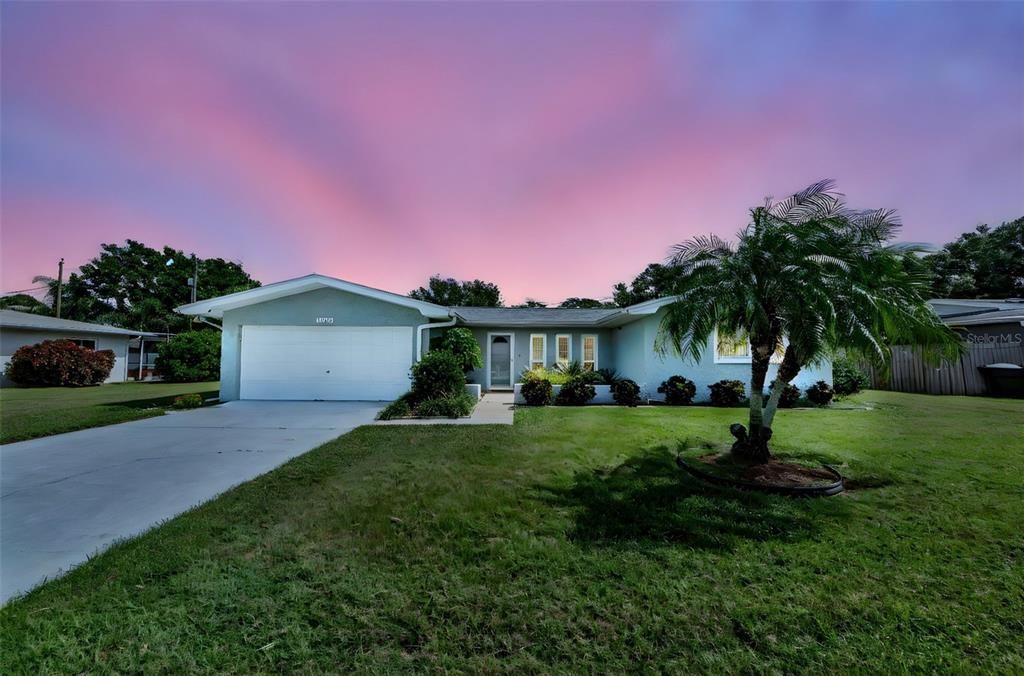 For Rent: $3,200 (2 beds, 2 baths, 1379 Square Feet)