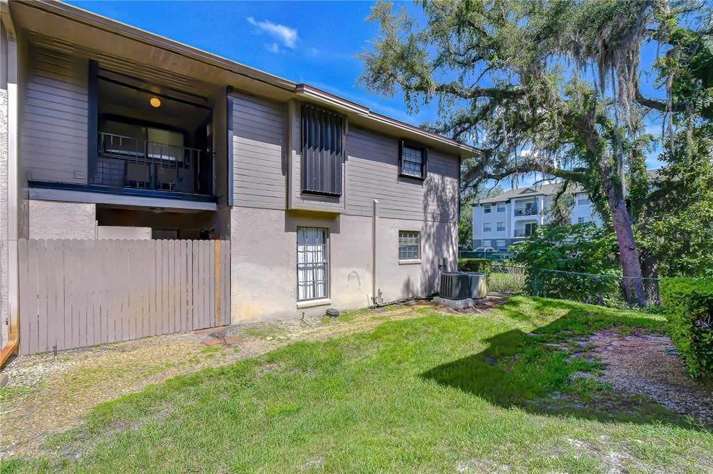 For Sale: $139,900 (2 beds, 2 baths, 943 Square Feet)