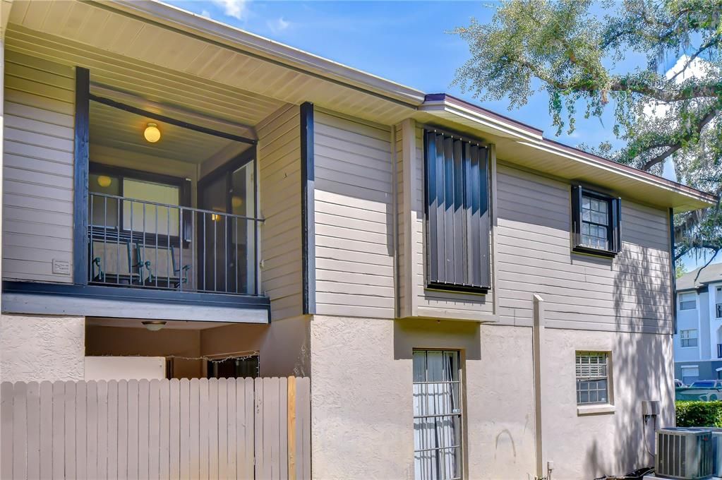 For Sale: $139,900 (2 beds, 2 baths, 943 Square Feet)