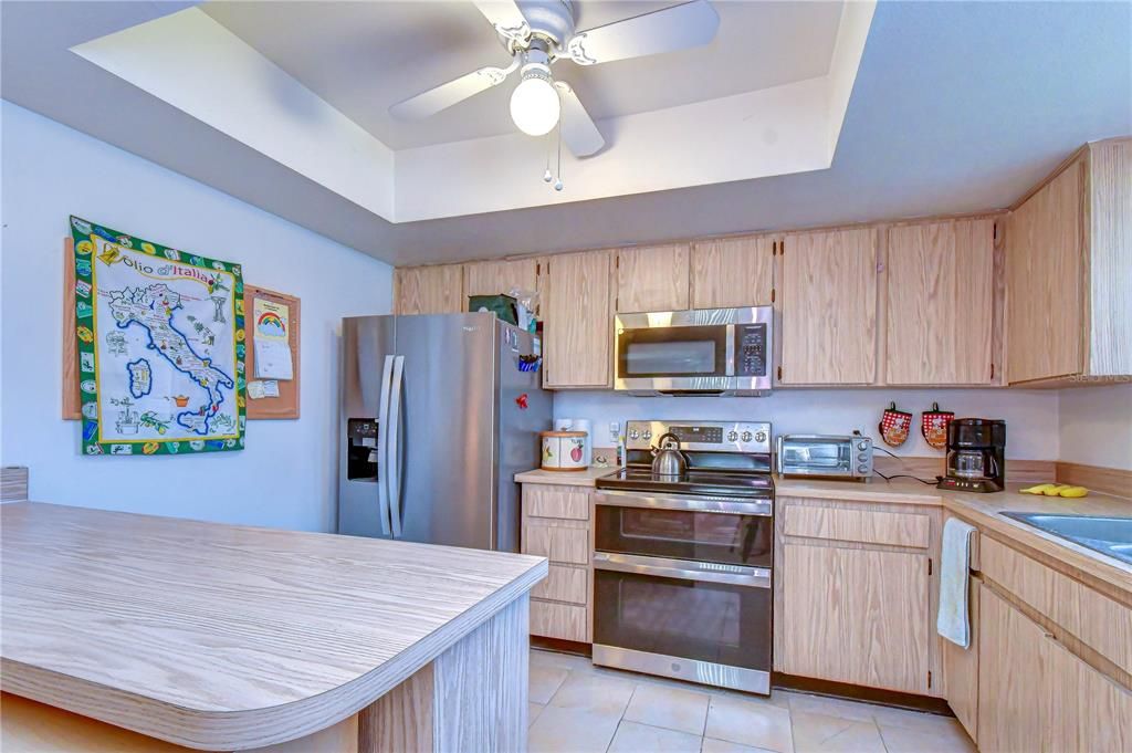 For Sale: $139,900 (2 beds, 2 baths, 943 Square Feet)