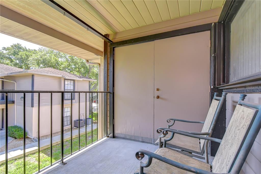 For Sale: $139,900 (2 beds, 2 baths, 943 Square Feet)