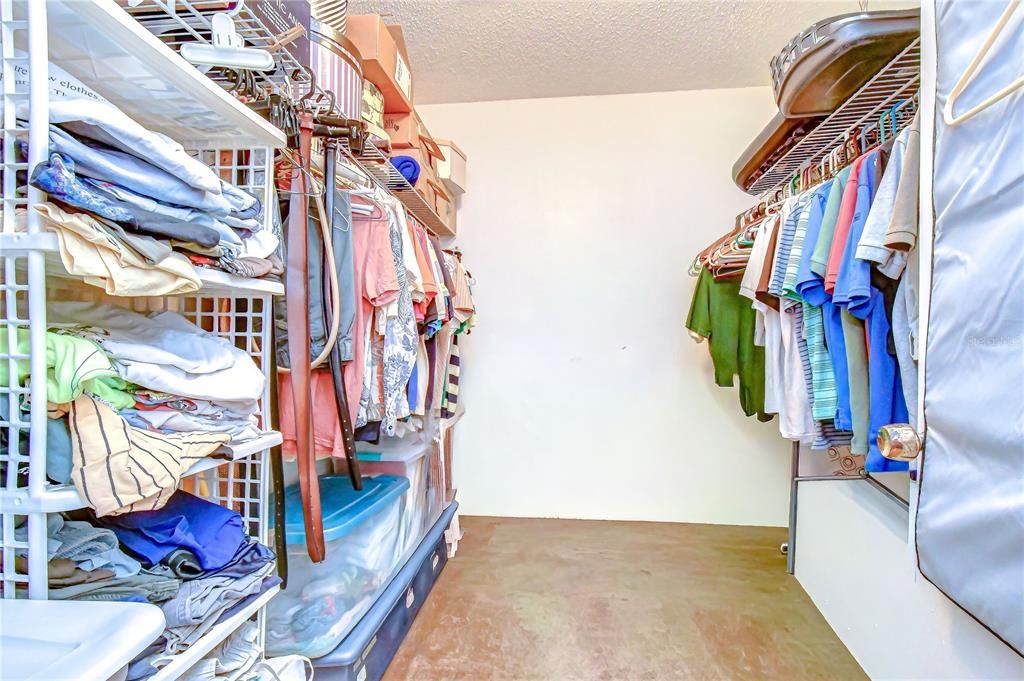 For Sale: $139,900 (2 beds, 2 baths, 943 Square Feet)