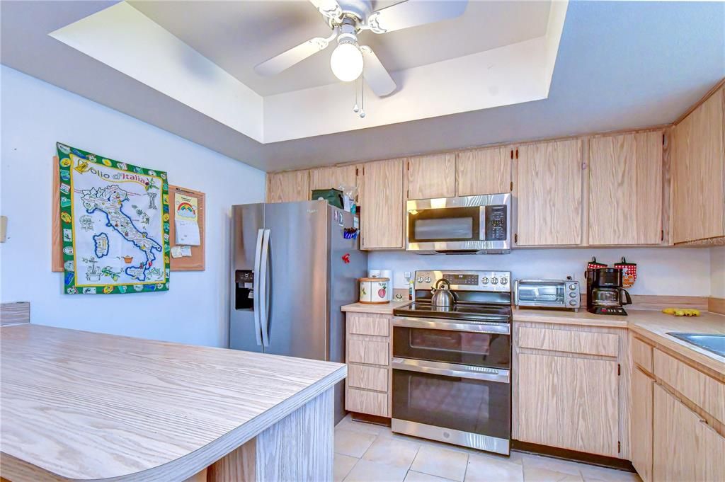 For Sale: $139,900 (2 beds, 2 baths, 943 Square Feet)