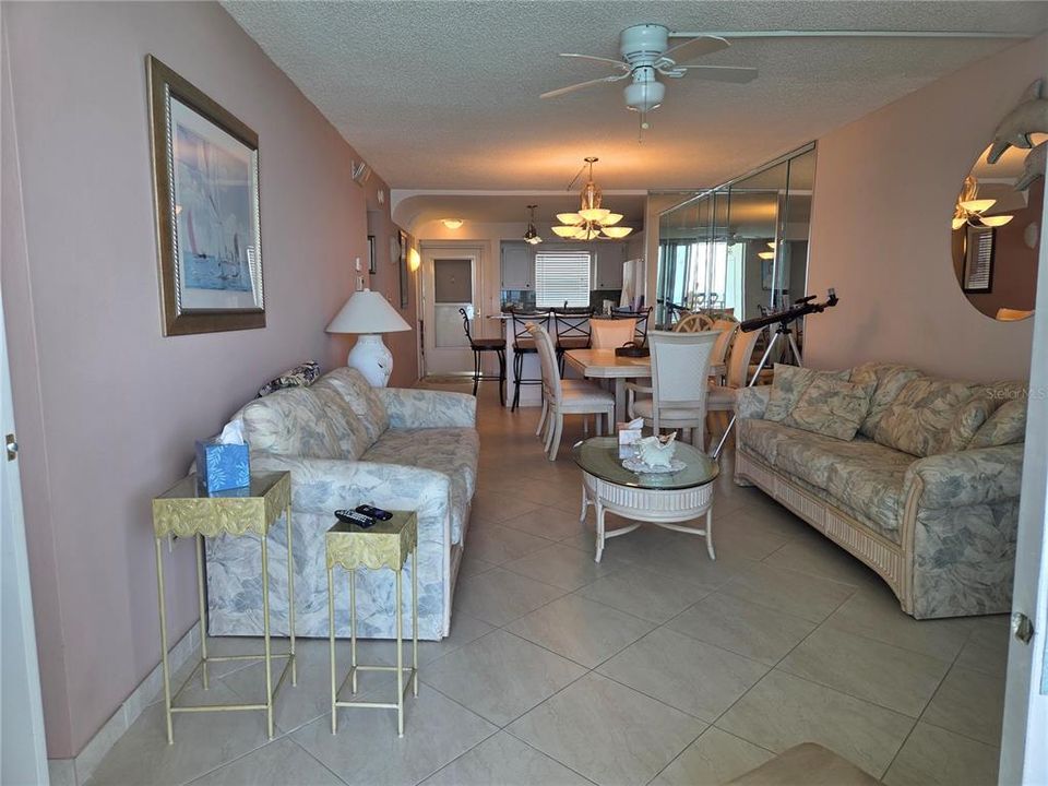For Rent: $2,550 (2 beds, 2 baths, 975 Square Feet)