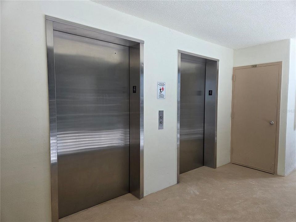 For Rent: $2,550 (2 beds, 2 baths, 975 Square Feet)