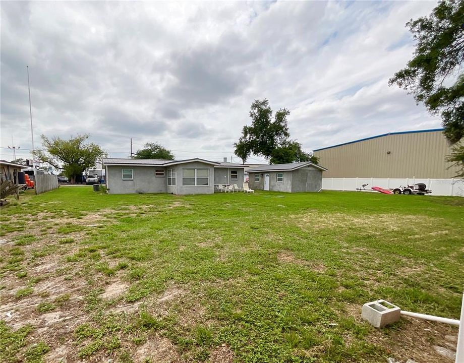 For Rent: $1,600 (2 beds, 1 baths, 1205 Square Feet)