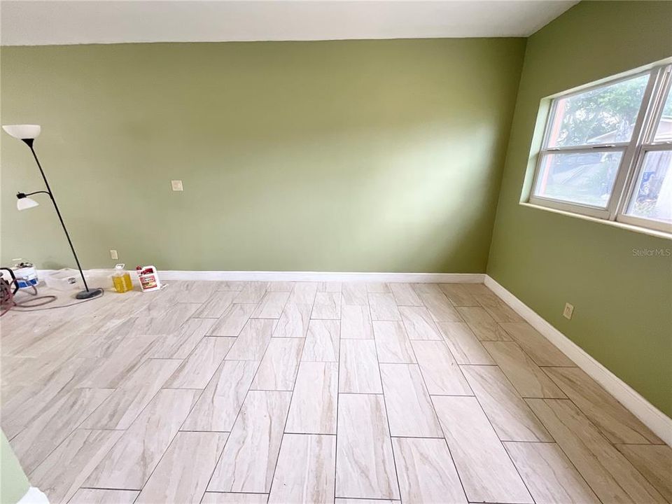 For Rent: $1,600 (2 beds, 1 baths, 1205 Square Feet)