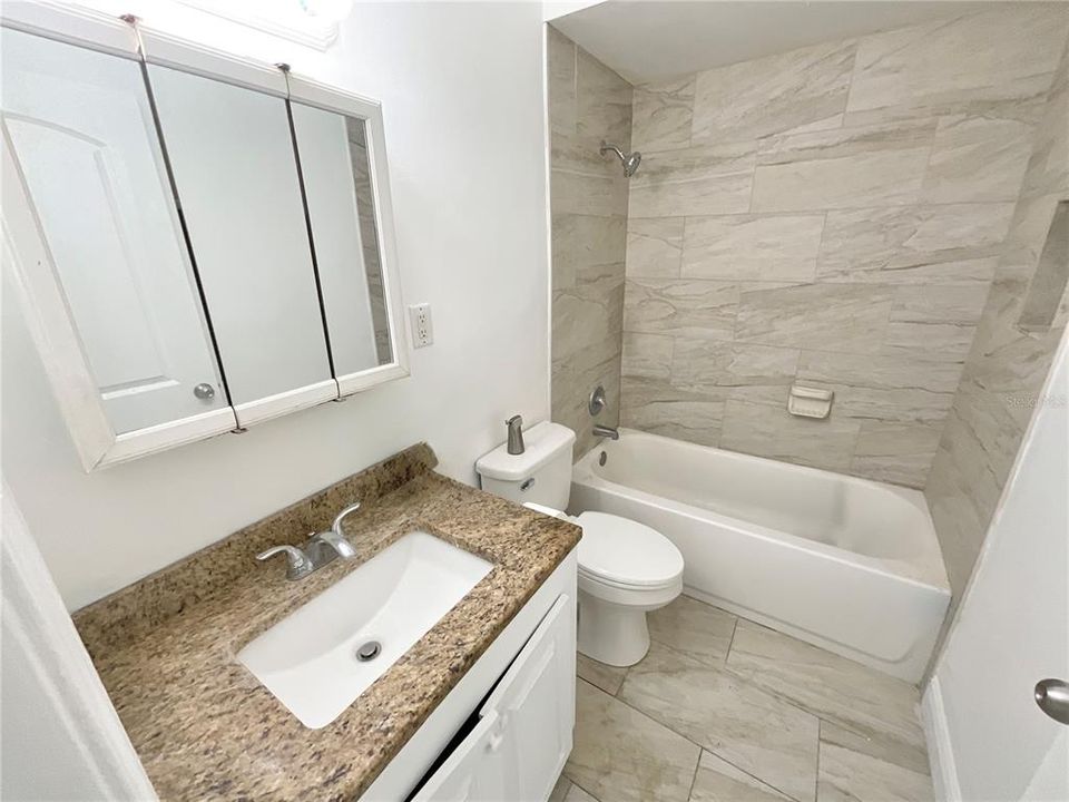 For Rent: $1,600 (2 beds, 1 baths, 1205 Square Feet)