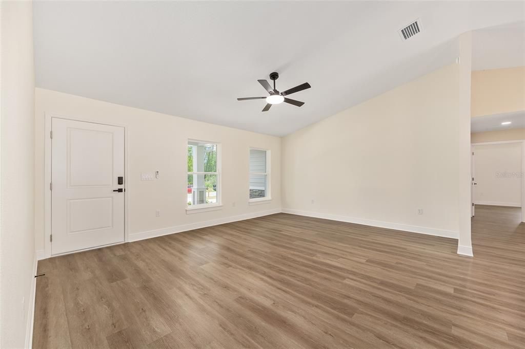 For Sale: $372,900 (4 beds, 2 baths, 1744 Square Feet)