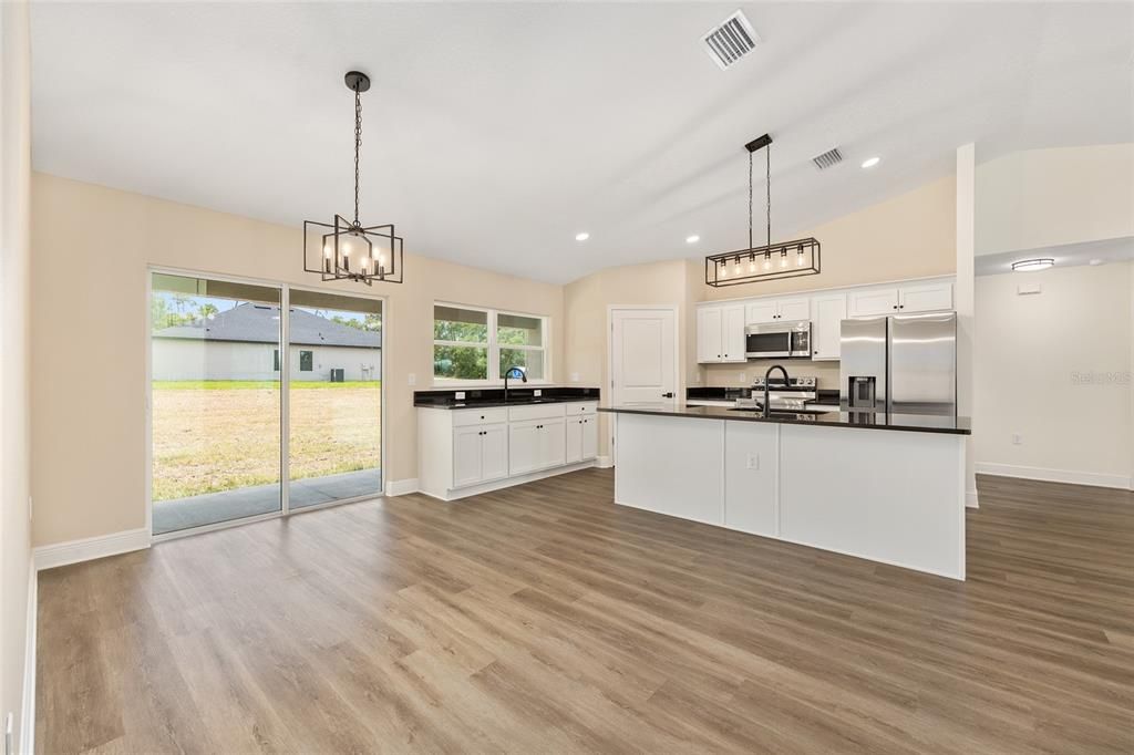 For Sale: $372,900 (4 beds, 2 baths, 1744 Square Feet)