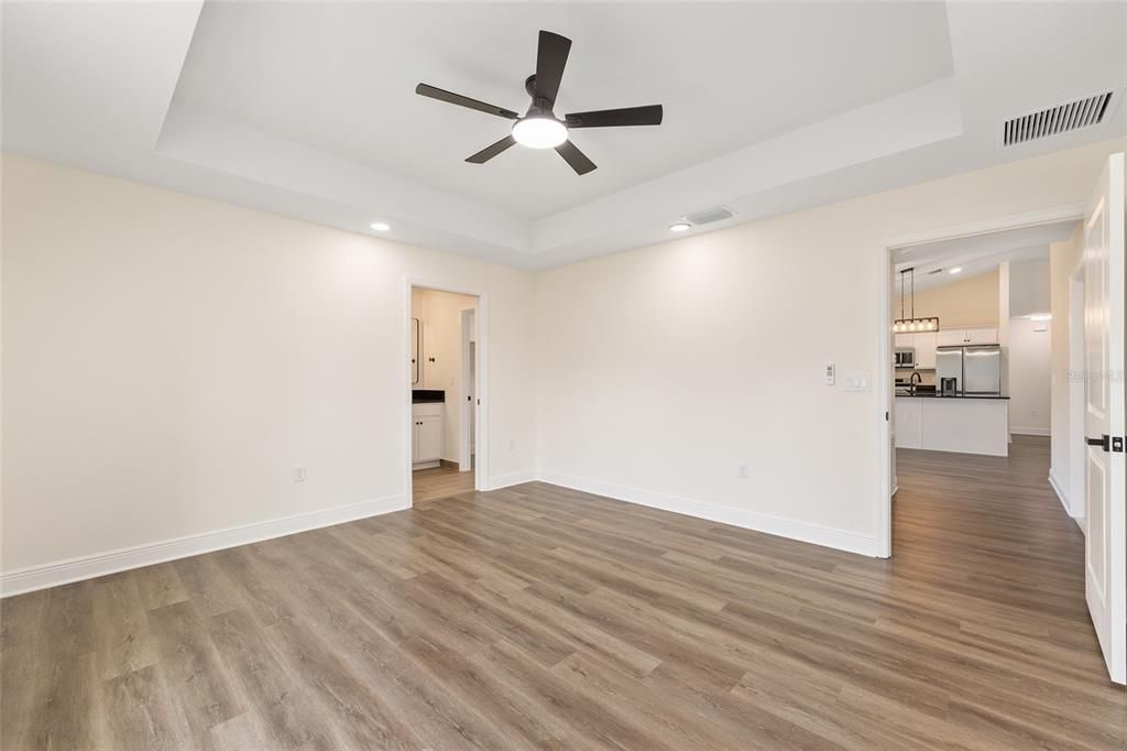For Sale: $372,900 (4 beds, 2 baths, 1744 Square Feet)