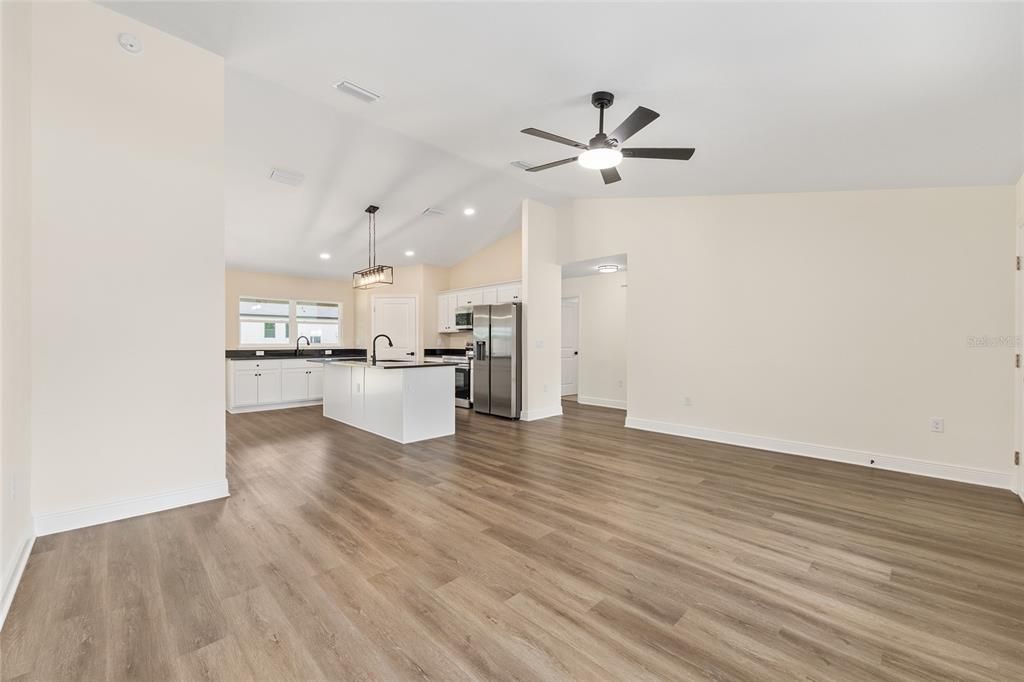 For Sale: $372,900 (4 beds, 2 baths, 1744 Square Feet)