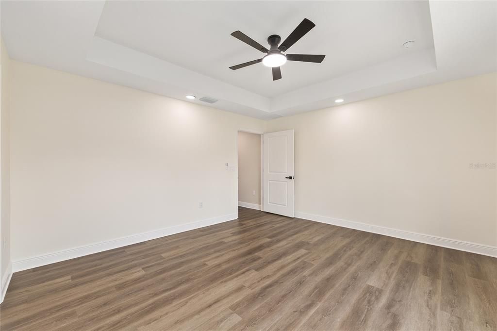For Sale: $372,900 (4 beds, 2 baths, 1744 Square Feet)