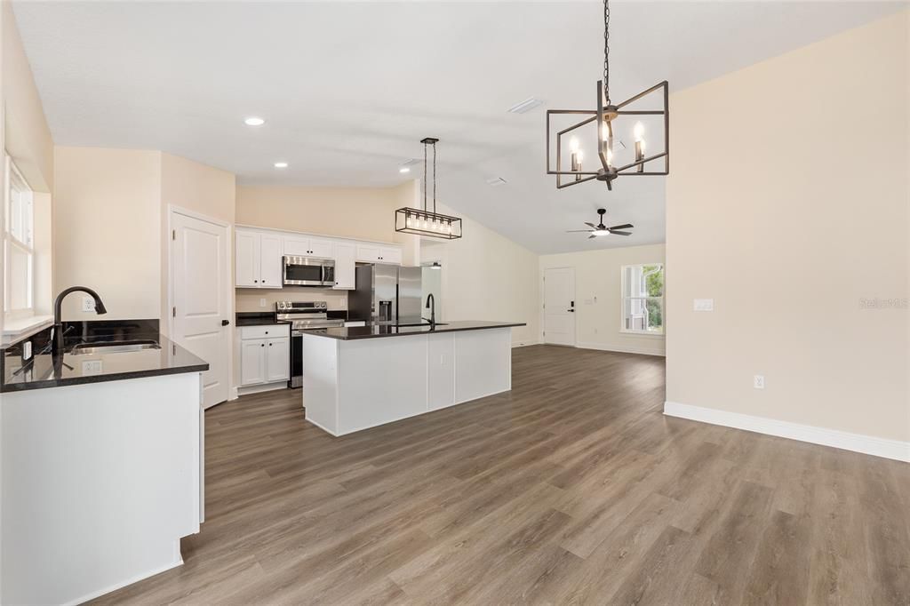 For Sale: $372,900 (4 beds, 2 baths, 1744 Square Feet)