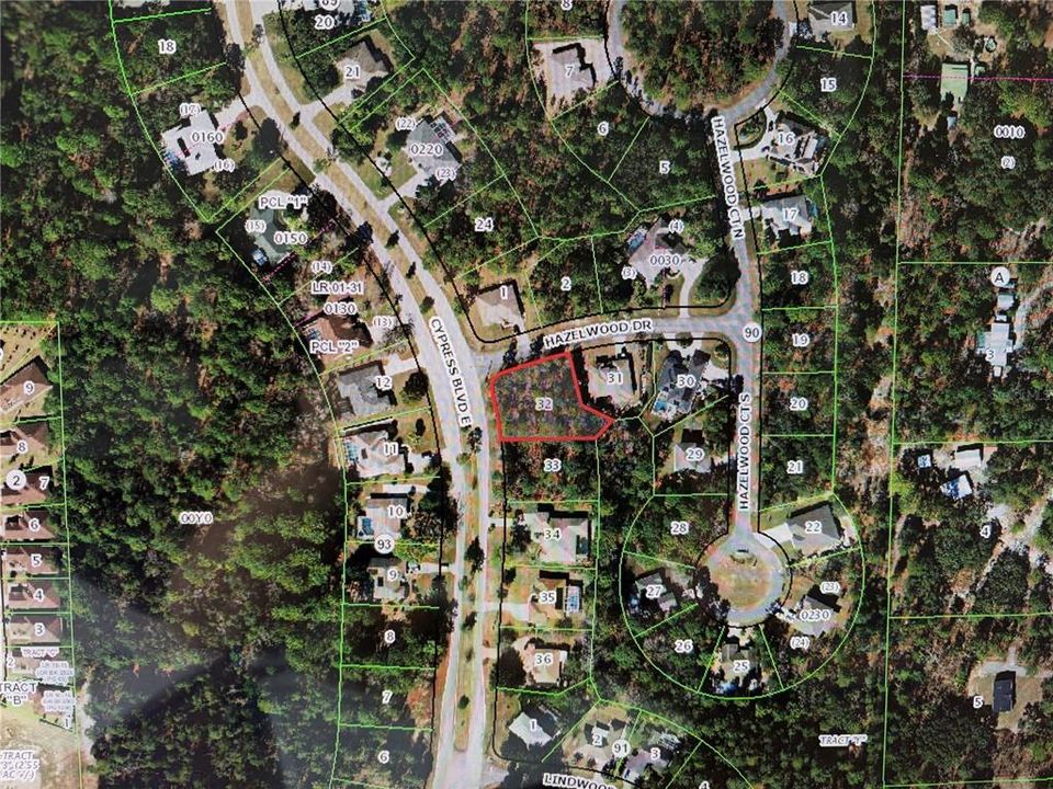На продажу: $41,000 (0.40 acres)