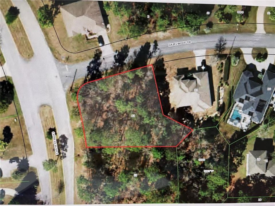На продажу: $41,000 (0.40 acres)