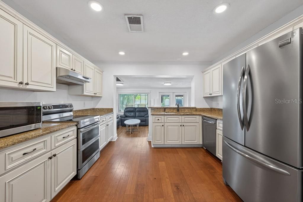 En Venta: $760,000 (3 camas, 2 baños, 1379 Pies cuadrados)