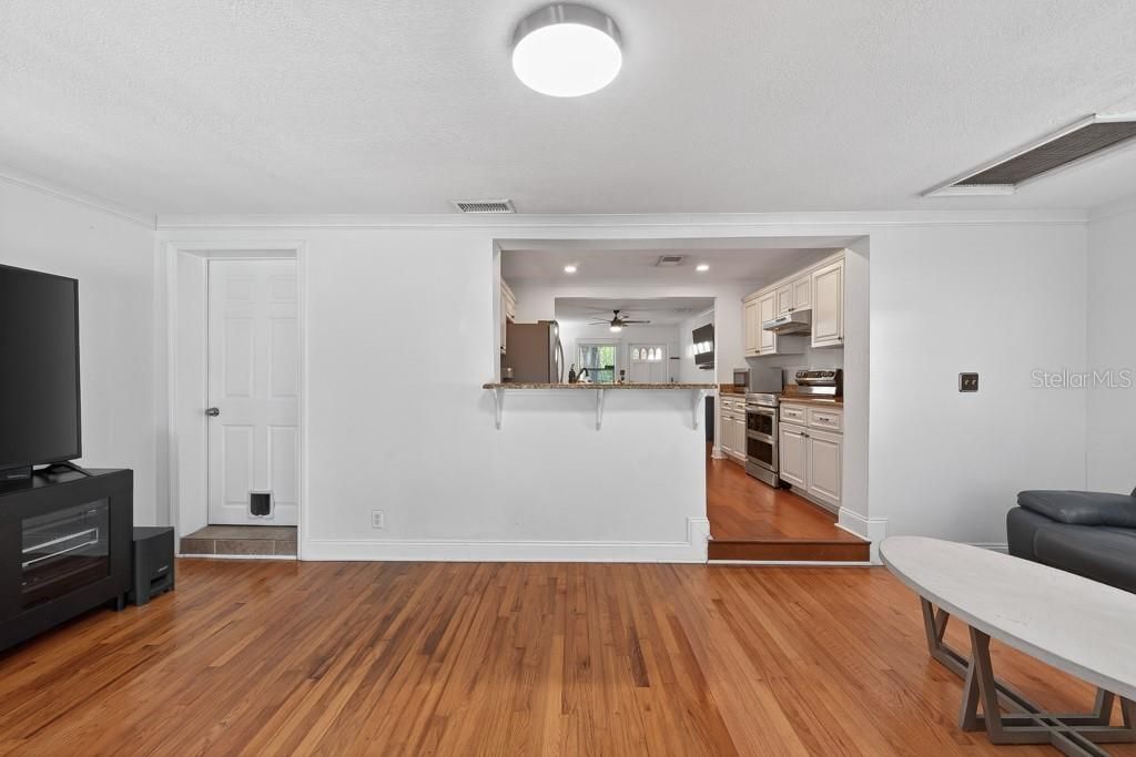 En Venta: $760,000 (3 camas, 2 baños, 1379 Pies cuadrados)