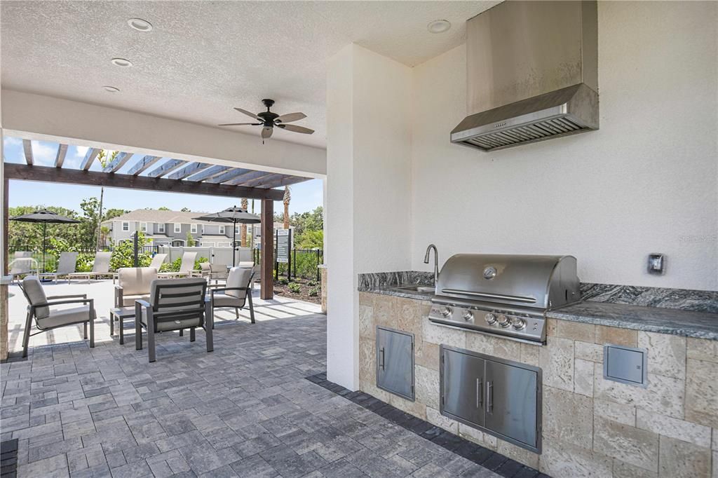 For Sale: $285,384 (2 beds, 2 baths, 1180 Square Feet)