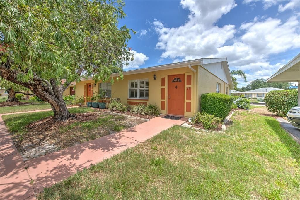 For Sale: $107,000 (1 beds, 1 baths, 820 Square Feet)
