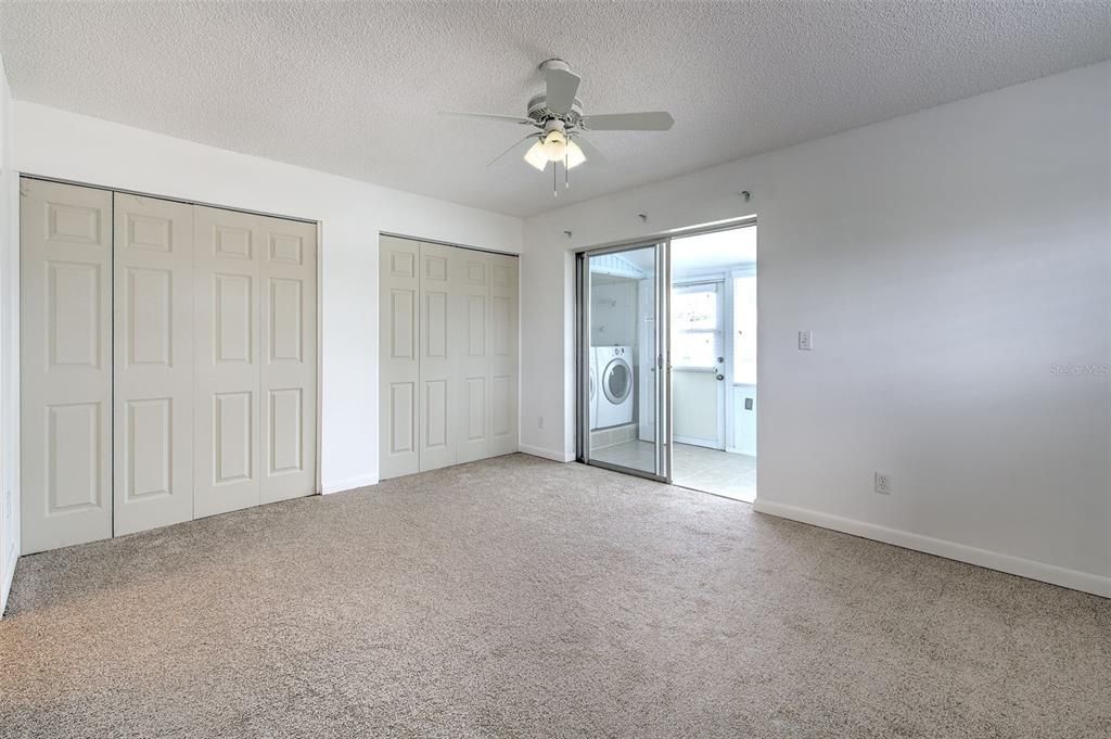 For Sale: $107,000 (1 beds, 1 baths, 820 Square Feet)