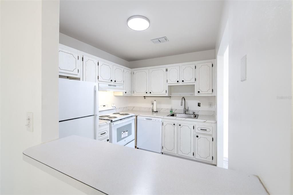 For Sale: $107,000 (1 beds, 1 baths, 820 Square Feet)