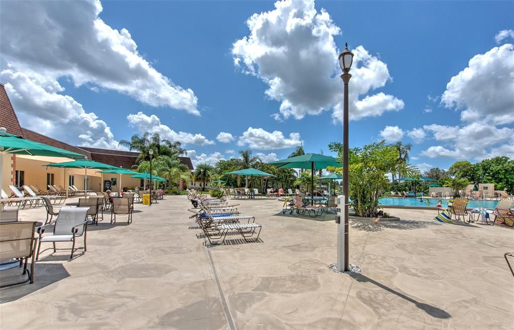 For Sale: $107,000 (1 beds, 1 baths, 820 Square Feet)
