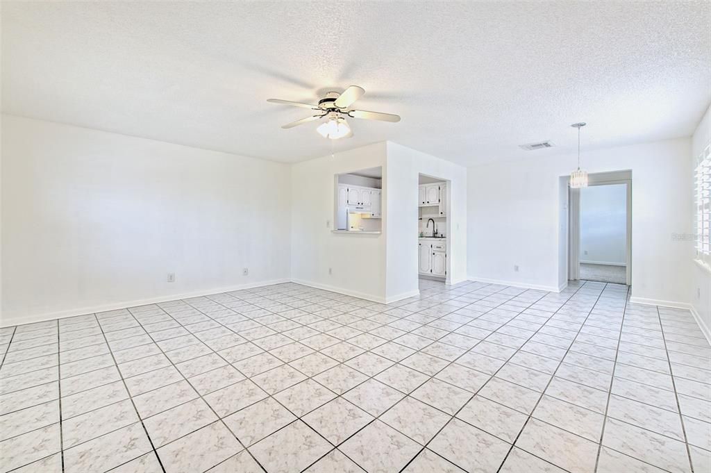 For Sale: $107,000 (1 beds, 1 baths, 820 Square Feet)