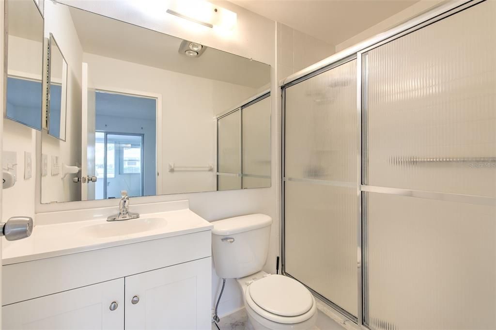 For Sale: $107,000 (1 beds, 1 baths, 820 Square Feet)