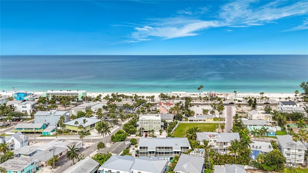 待售: $399,000 (1 贝兹, 1 浴室, 590 平方英尺)