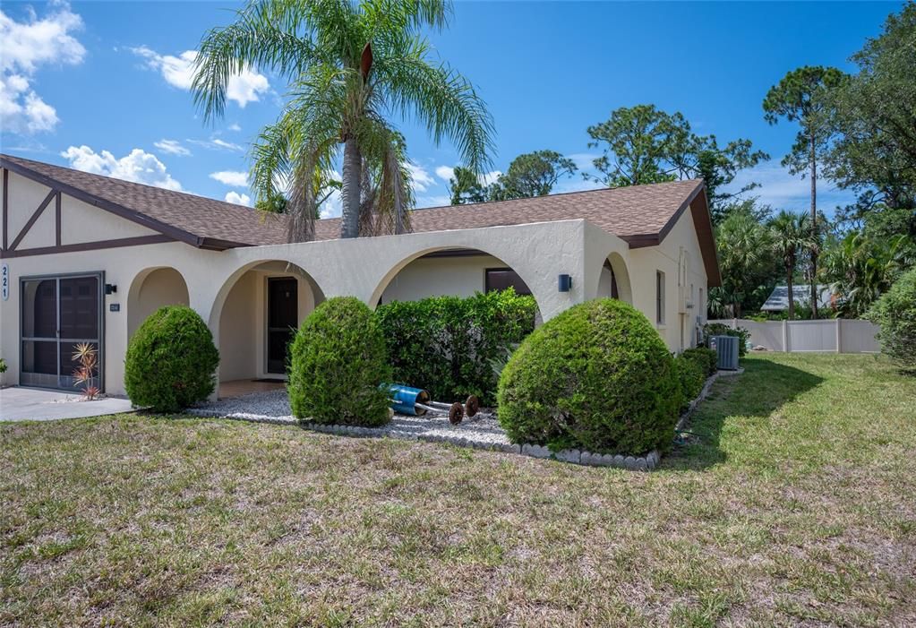 For Sale: $175,000 (2 beds, 2 baths, 1431 Square Feet)
