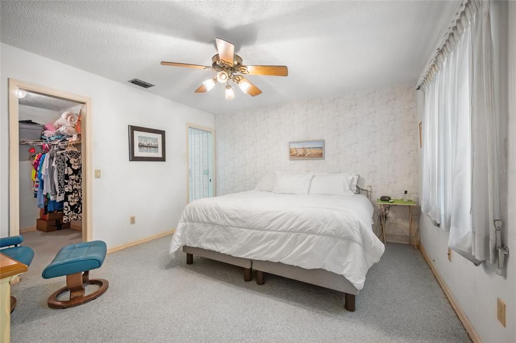 For Sale: $175,000 (2 beds, 2 baths, 1431 Square Feet)